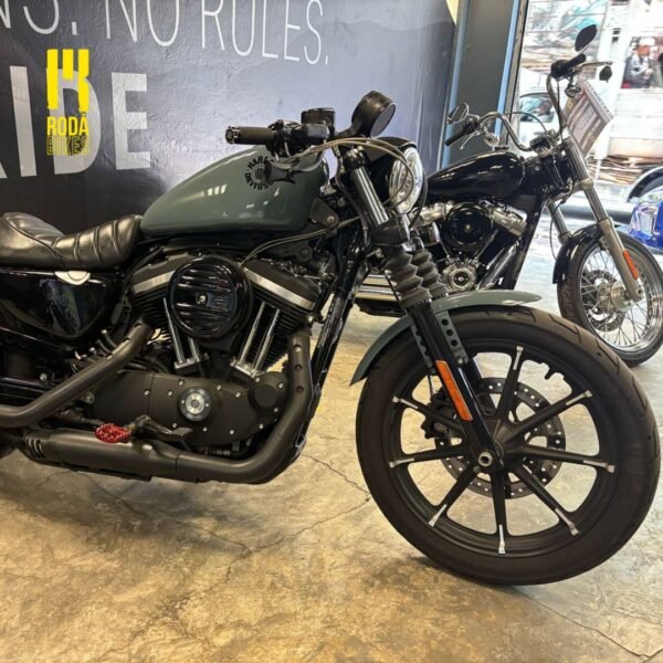 Harley Davidson Sportster Iron 883cc año 2022 Gris Claro