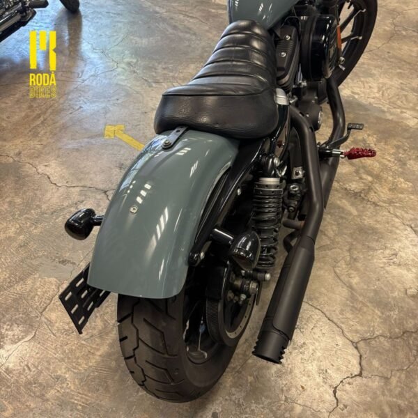 Harley Davidson Sportster Iron 883cc año 2022 Gris Claro - Image 4