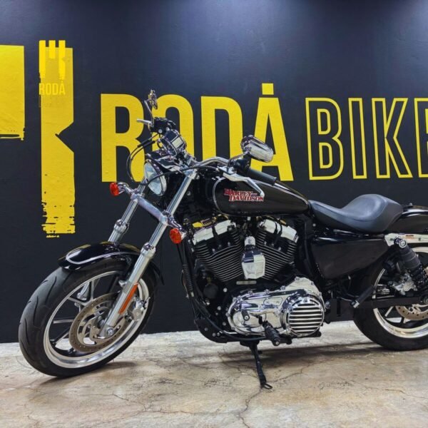Harley Davidson Sportster 1200 Custom 2017 – ¡Prácticamente nueva!