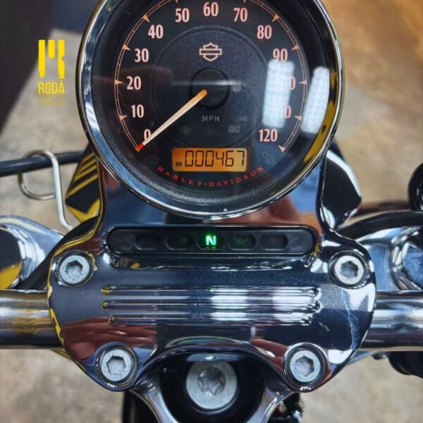 Harley Davidson Sportster 1200 Custom 2017 – ¡Prácticamente nueva! - Image 2