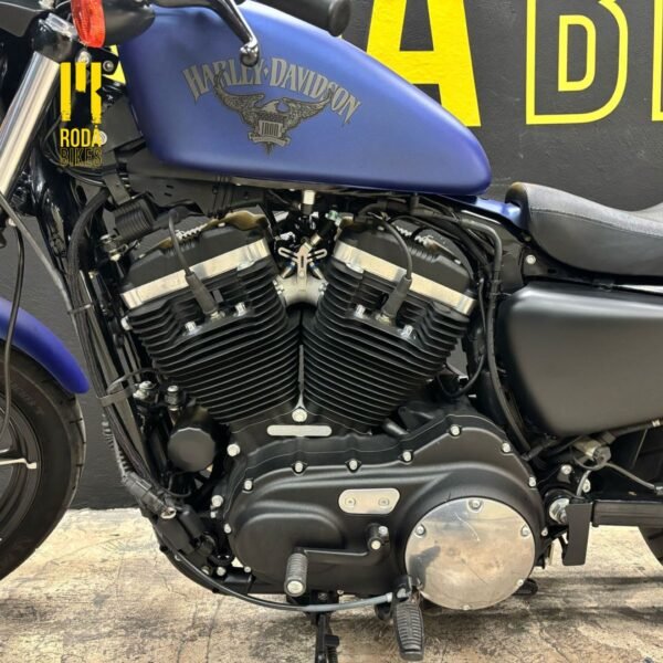 La Harley‑Davidson Sportster Iron 883 2017 Azul - Image 7