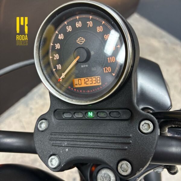 Harley Davidson Sportster Iron 883 (2018) - Image 10